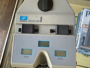 Selling with online payment: Essilor Pupillometer