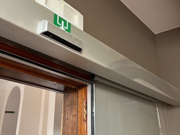 À vendre: Porte vitrée automatique 