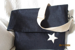 Vente au détail: Sac besace