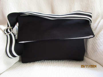 Sale retail: Sac besace