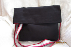 Vente au détail: Sac besace