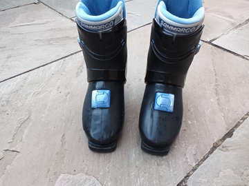 Winter sports: Men's sanmarco ski boots