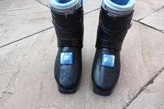 Winter sports: Men's sanmarco ski boots