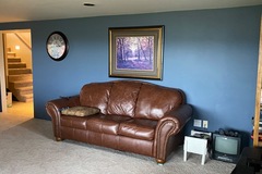 Rent Monthly: Spacious Daylight Basement 