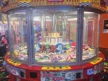 Selling: Moving Castle 8 Player