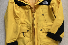 Winter sports: North Face Yellow Gore-Tex Ski Jacket