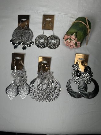 Bundle of Necklace Bracelet Ring Earrings