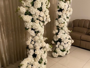 Selling: 2 X Flower plinths