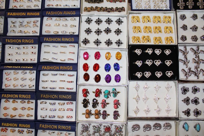  500 Pieces Costume Jewelry Mixed Lot