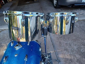 Selling with online payment: Pearl 13" and 10" chrome over fiberglass toms with arm