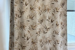 Myydään: Curtains 