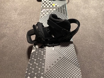 Winter sports: Burton snowboard Flying V 151cm & Burton cartel bindings (M) case
