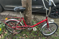Vente: vélo rouge vintage 