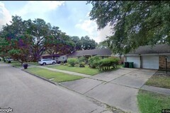Weekly Rentals (Owner approval required): Houston TX, Secure Private Weekly Parking Near 59 Freeway.