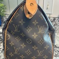 For Sale: Louis Vuitton speedy bag