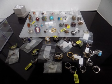 Bulk Lots: Great deat lot of gemstone rings