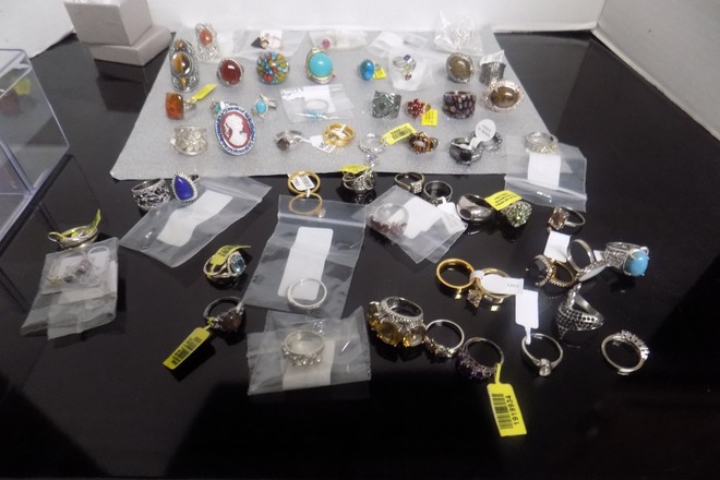 Great deat lot of gemstone rings