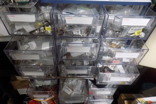 Great deat lot of gemstone rings