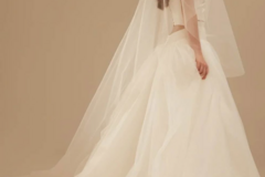 Selling: Kyha Bridal studios Veil