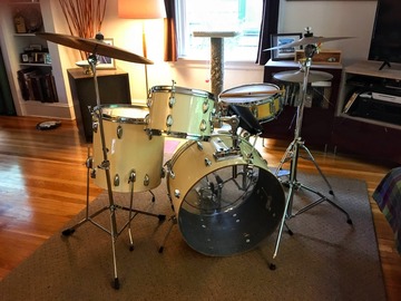 Selling with online payment: Slingerland Kit early 80s - Cream Wrap