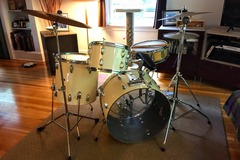 Selling with online payment: Slingerland Kit early 80s - Cream Wrap