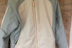 Winter sports: Ladies ski jacket by Quechua.