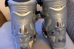 Winter sports: Ladies Rossignol Soft Light ski boots