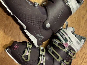 Winter sports: Rossignol Alltrack 120 Women's Elite Ski boots size 6 / 25.5