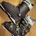 Winter sports: Rossignol Alltrack 120 Women's Elite Ski boots size 6 / 25.5