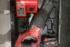 À louer: scie sabre Milwaukee M18