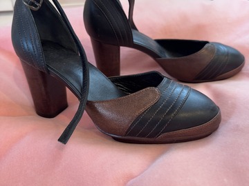 Selling: Never been worn stunning KS heels 39