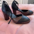 Selling: Never been worn stunning KS heels 39