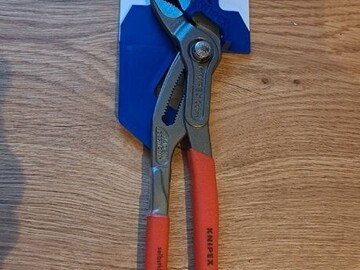 À vendre: Pince multiprise