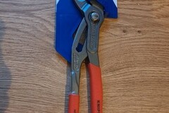 À vendre: Pince multiprise