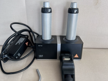 Selling with online payment: Heine NT4 charging base, batteries, transilluminator, retinoscope