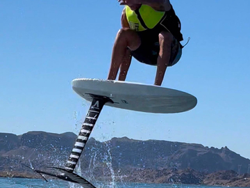 Renting out per day (24 hours): Armstrong foil surfboard setup 