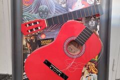 Vente: Tableau « ROCK N’ ROLL » collages guitare & photos 75x60 cm