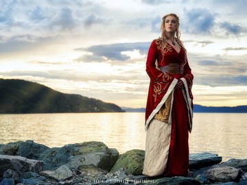 Selling with online payment: Cersei Lannister Game of Thrones 100% handmade cosplay