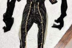 Selling with online payment: Miccostumes Bayonetta