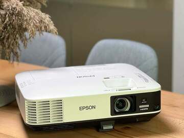 Renting out with online payment: Epson EB-2265U 5500 Lumen WUXGA Projector