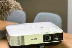 Renting out with online payment: Epson EB-2265U 5500 Lumen WUXGA Projector