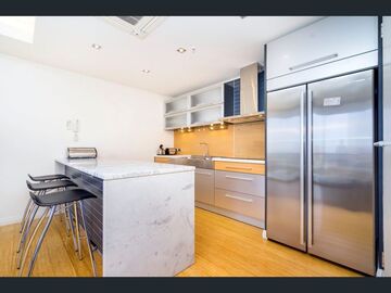 Renting out:   Perth WA ,WALK TO UNI & TRANS