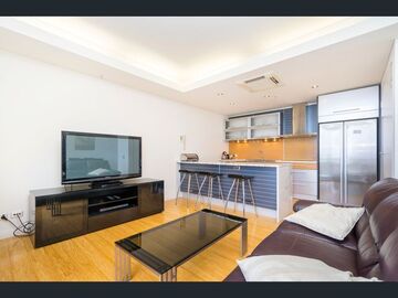 Renting out:   Perth WA ,WALK TO UNI & TRANS
