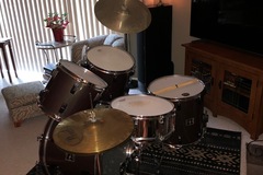 Selling with online payment: Rogers 4piece set/ with some hardware 