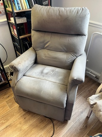 Fauteuil releveur bimoteur très bon état
