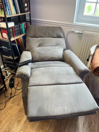 Fauteuil releveur bimoteur très bon état