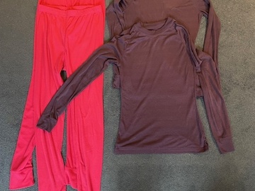 Winter sports: two sets women baselayers