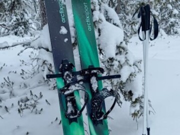 Uthyres (per vecka): Arctixsport Skin liukulumikengät