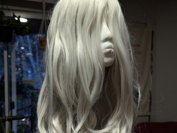 Selling with online payment: Arda Ororo Silky - Light Grey Curly Wig