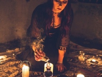 Selling: Hecate Spell Of The Dark Goddess